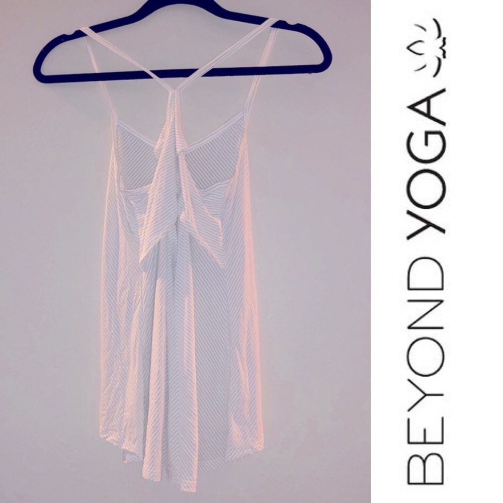 Beyond Yoga XSmall tank in white